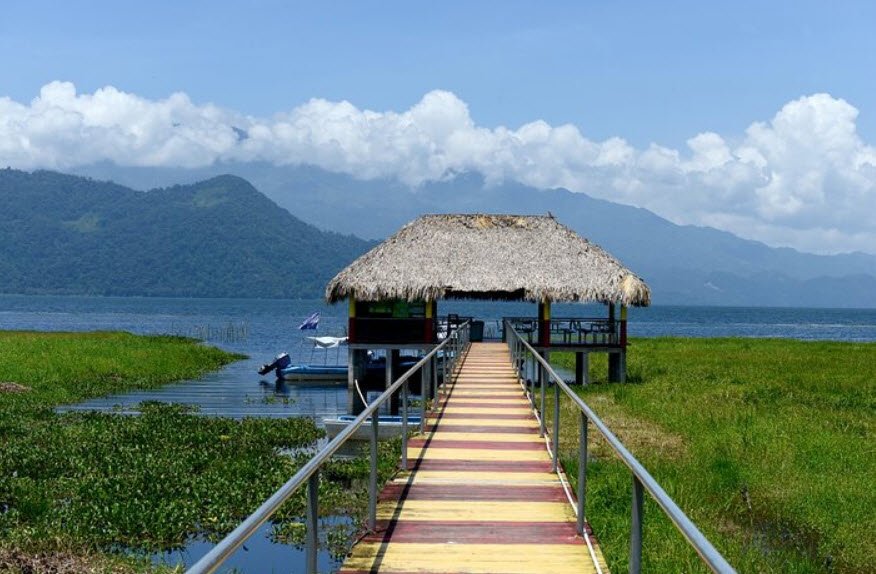 Lake Yojoa (Lago de Yojoa), Between Cortés & Comayagua, Honduras